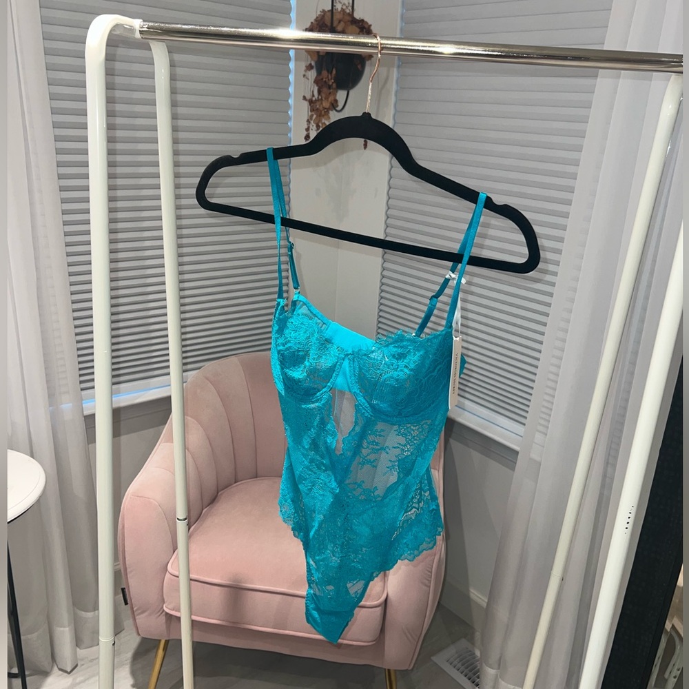 NWT Victorias Secret Teal Lace Bodysuit Lingerie Size M Never Worn!